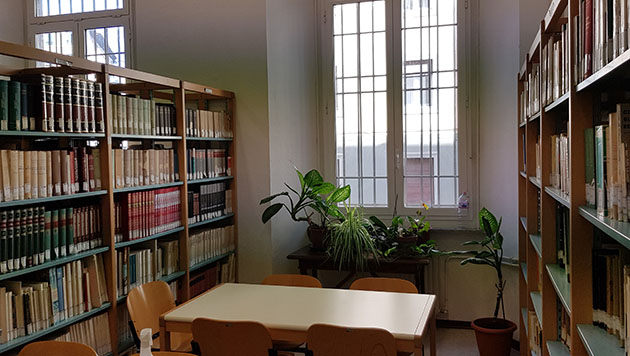 La biblioteca di piazza Vigo